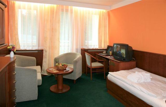 Hotel Nastup Loucna pod Klinovcem Room photo